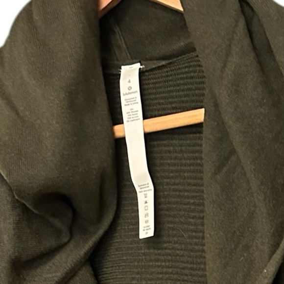 Lululemon Size 4 NWT sweater wrap dark green - Picture 13 of 16